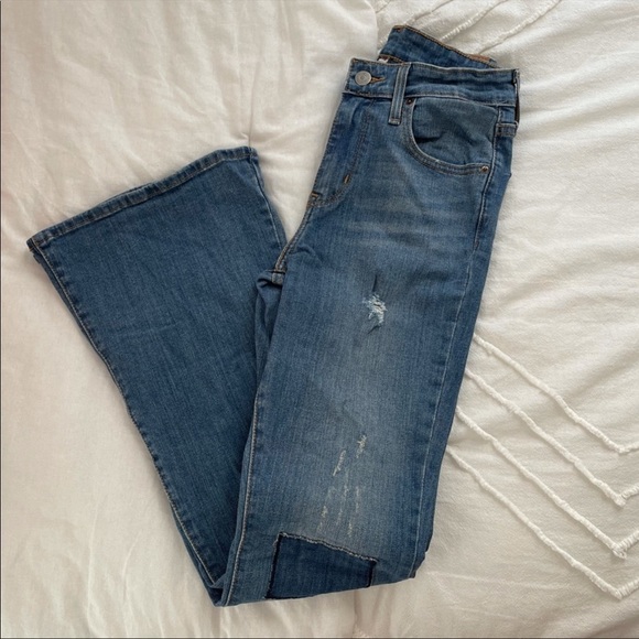 Levi’s High Waisted Flared Leg Jeans - Picture 15 of 16